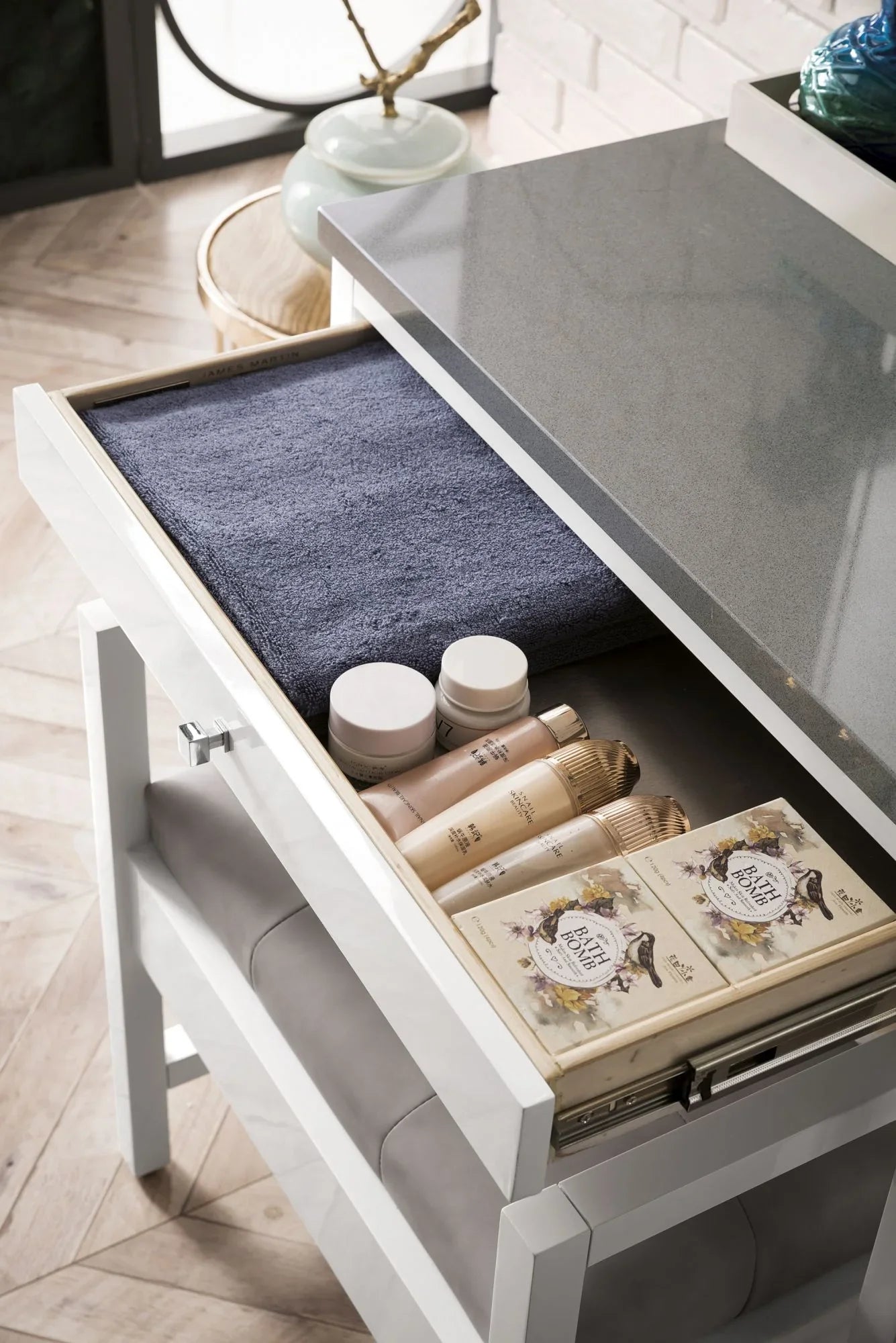 James Martin Furniture 30 in. Athens Countertop Unit with 3 CM Grey Expo Quartz Top, Glossy White