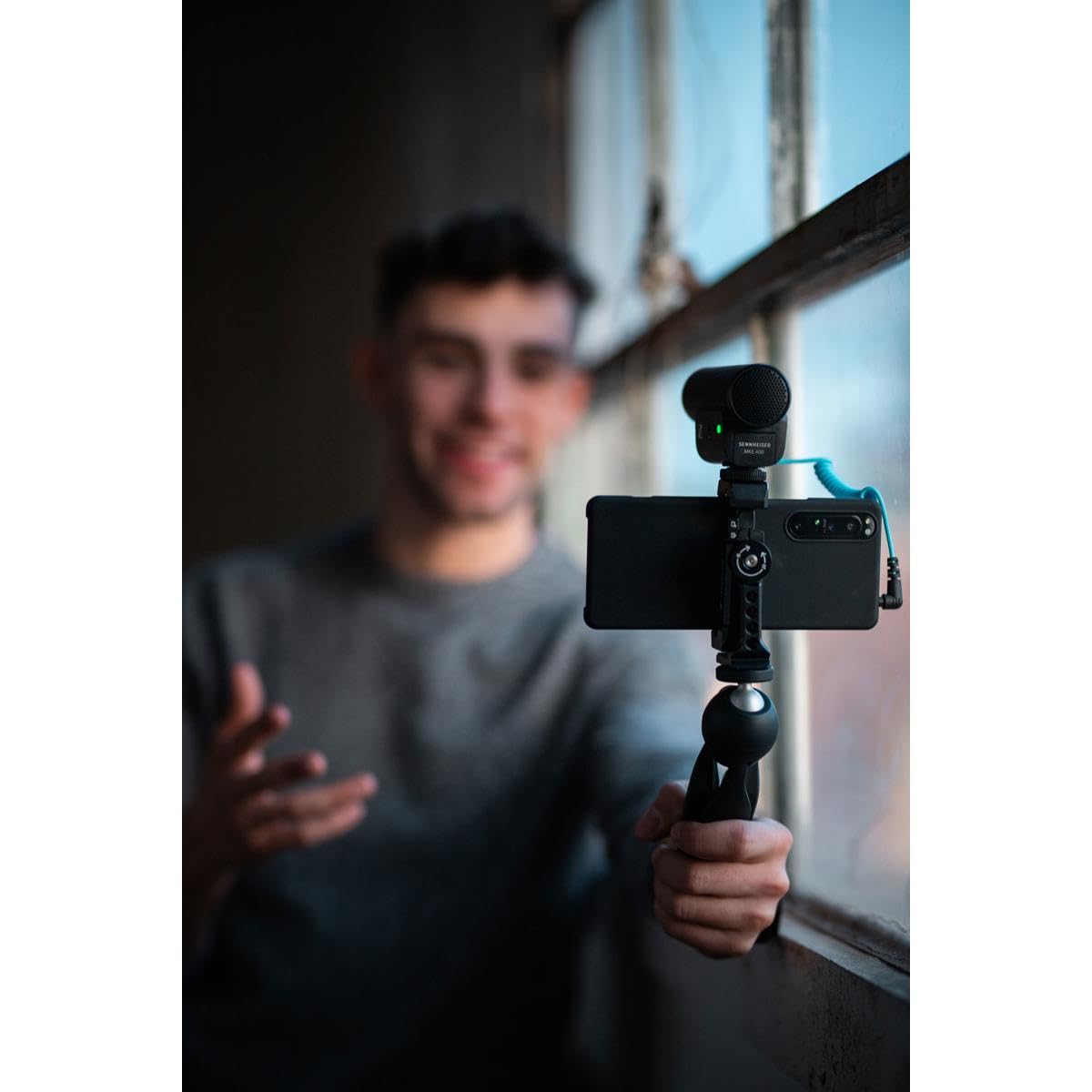 SENNHEISER Professional MKE 400 Directional On-Camera Shotgun Microphone with 3.5mm TRS and TRRS Connectors for DSLR, Mirrorless & Mobile , Connects with Auxiliary