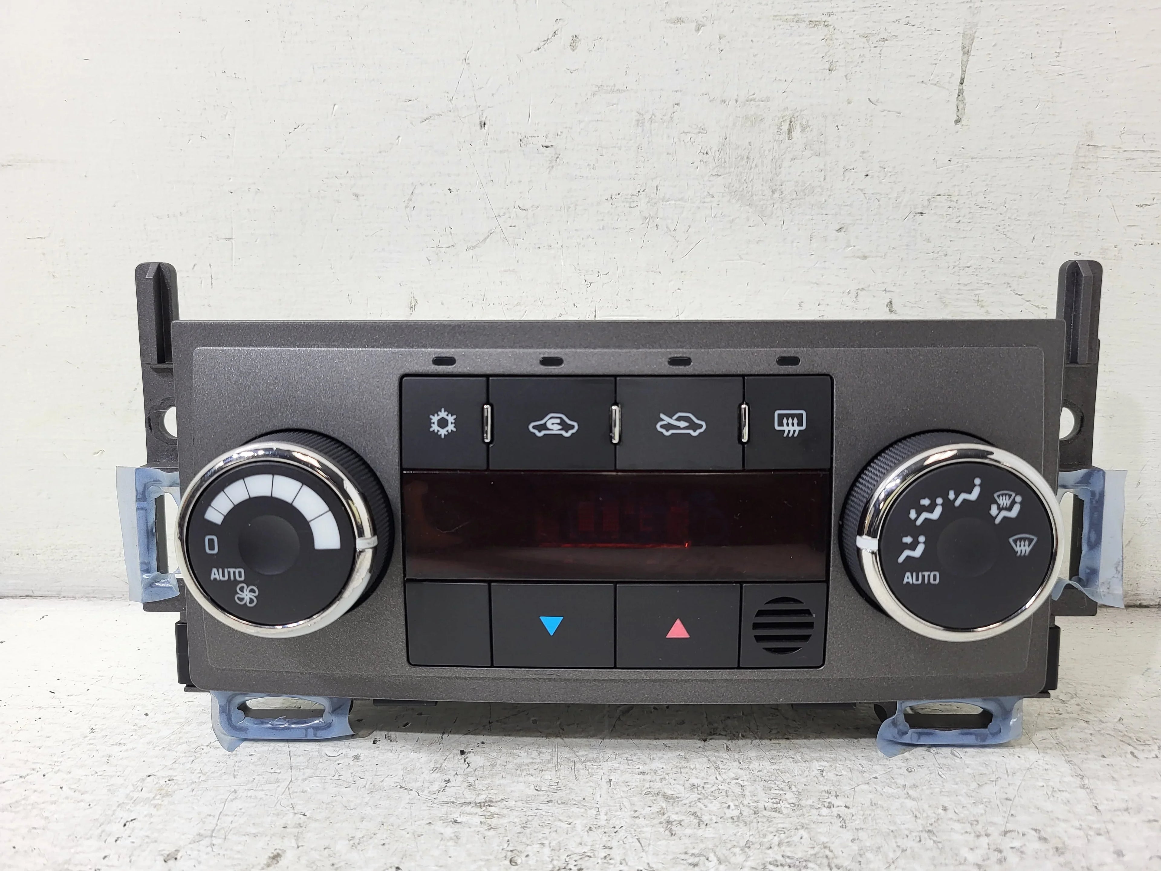 Pre-Owned 2007-2009 Saturn Aura A/C Heat Temperature Control Unit OEM LKQ (Good)