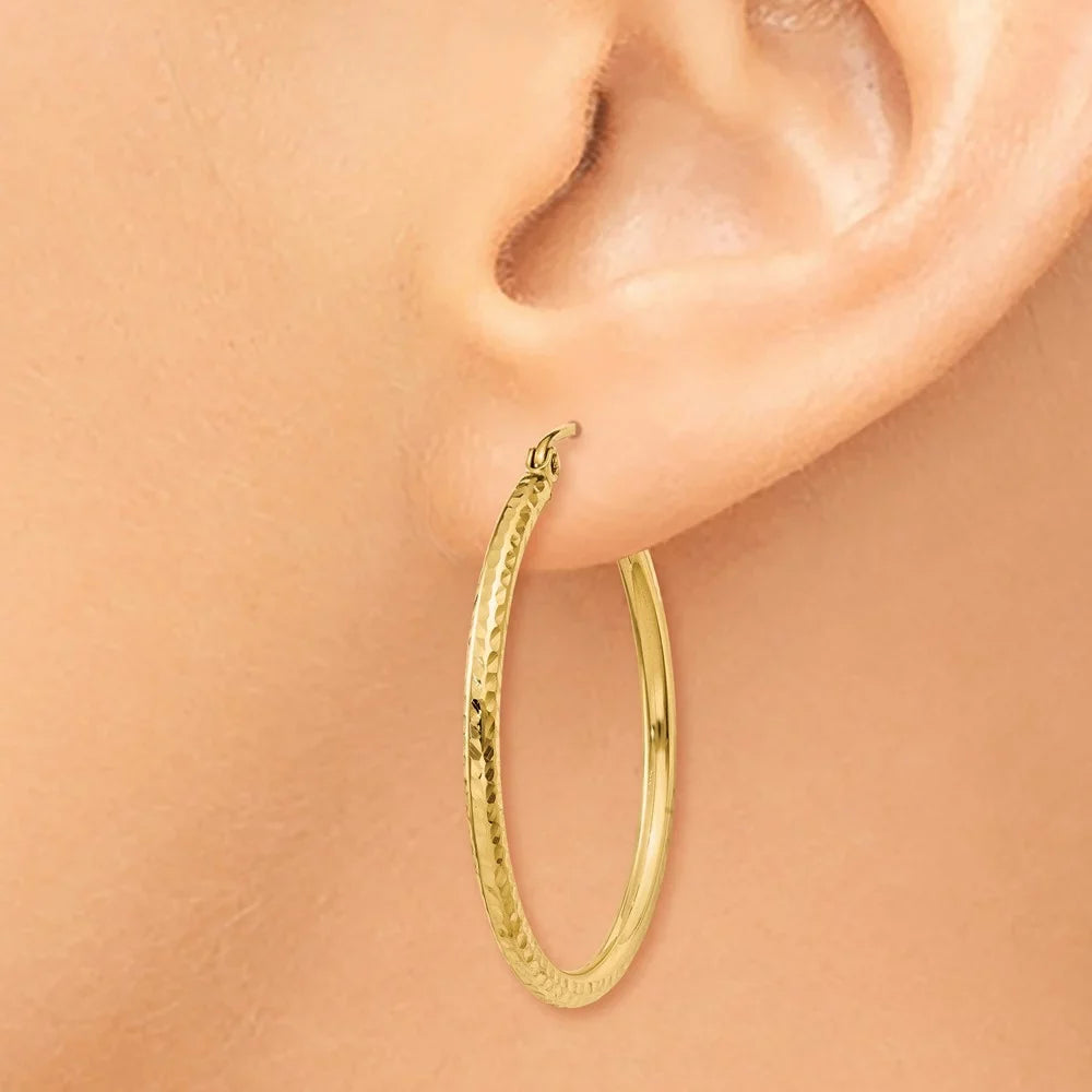Real 14kt Yellow Gold Diamond-cut 2mm Round Tube Hoop Earrings; Adults and Teens; Women and Men