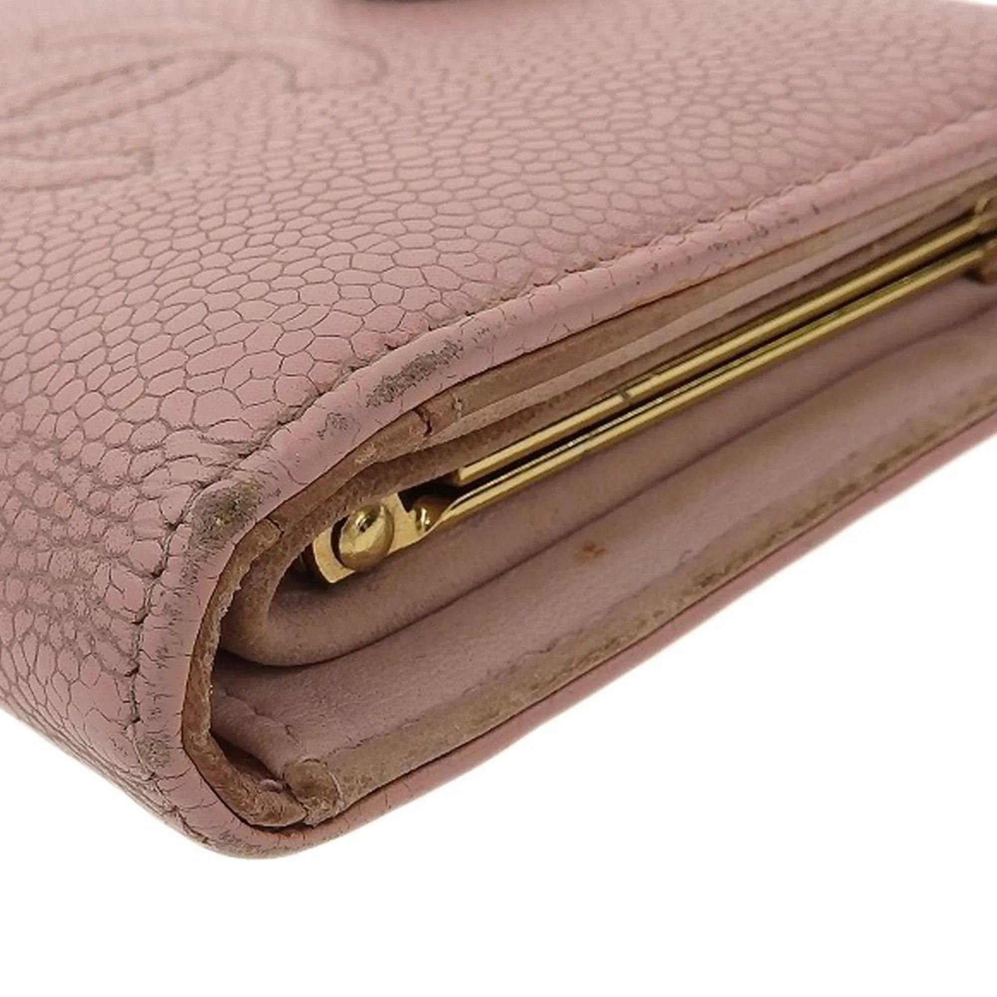 Pre-Owned Chanel CHANEL fold wallet with gama mouth caviar skin pink A13497 seal 8 series coco mark logo (Fair)